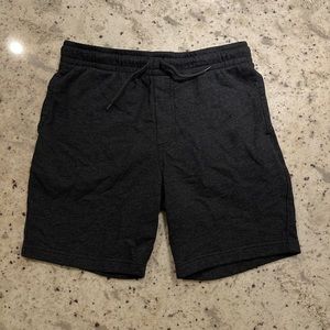 Good fellow shorts. Barely worn. Size M
